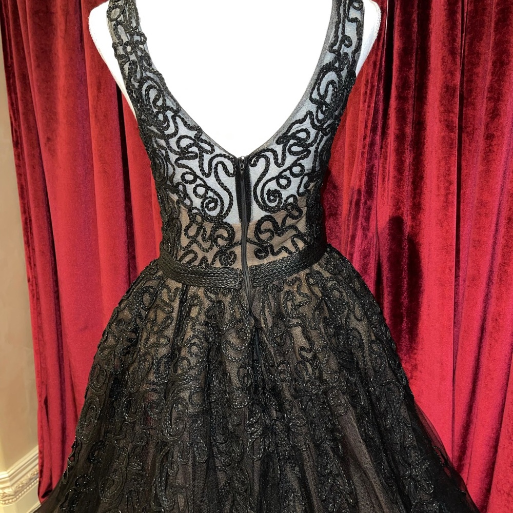 Fouad Sarkis couture gown - Picture 2 of 12